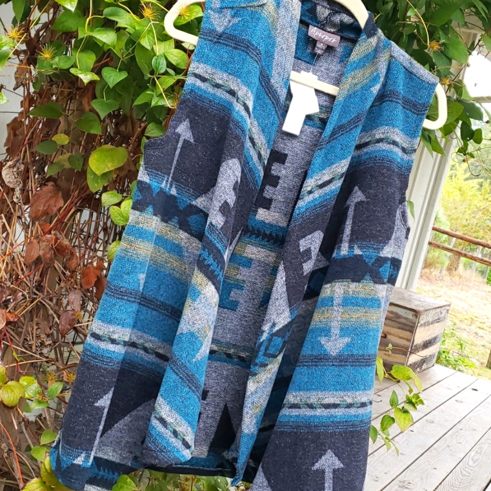 NWT Apropos Southwest Aztec Print Open Front Vest Teal Blue Gray M (BIN 004)